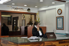 Гостиница Hotel 5a Avenida  Монтерей